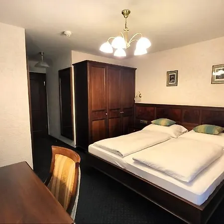 Batzenhaeusl Szálloda 4*