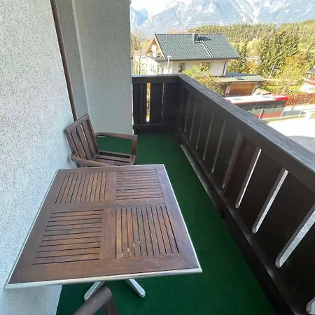 Batzenhaeusl Szálloda Lans