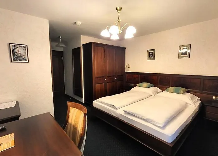 Batzenhaeusl מלון 4*