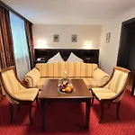 Batzenhaeusl Hotel Lans