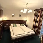 Batzenhaeusl Hotel Lans