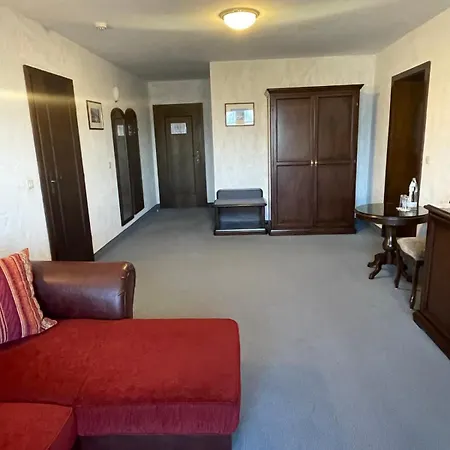 Otel Batzenhaeusl Lans